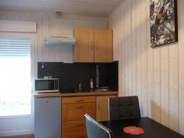 Location de vacances pour 4 personnes, avec Terrasse à Espinasse - 2