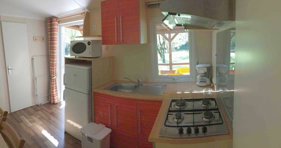 Location de vacances pour 4 personnes, avec piscine et bassin pour enfant ainsi que jardin et vue à Sumène - 3