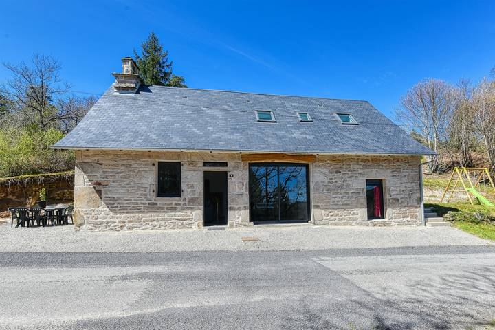 Location de vacances pour 7 personnes, avec Terrasse et Jardin en Corrèze