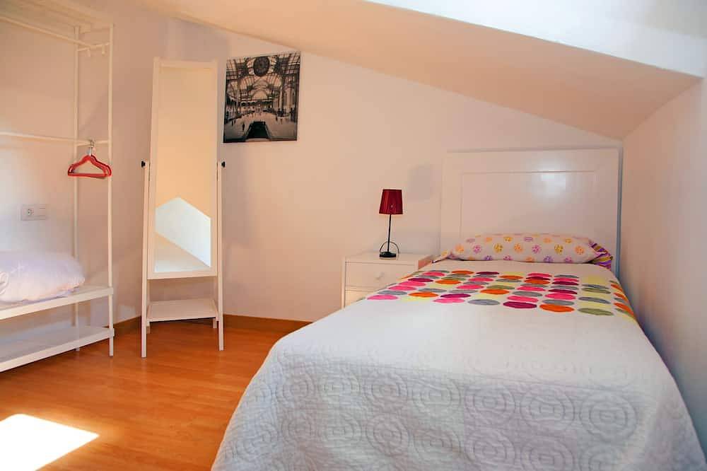 Romantic home for the whole family, with 4 bedrooms and jacuzzi. in Crestatx, Sa Pobla