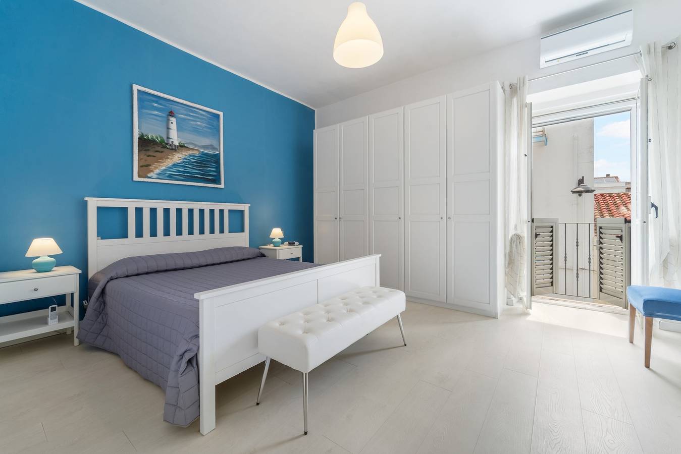 Casa Vacanze al Centro del Borgo con Terrazza Privata, Wi-Fi e Aria Condizionata in Calasetta, Sant'Antioco