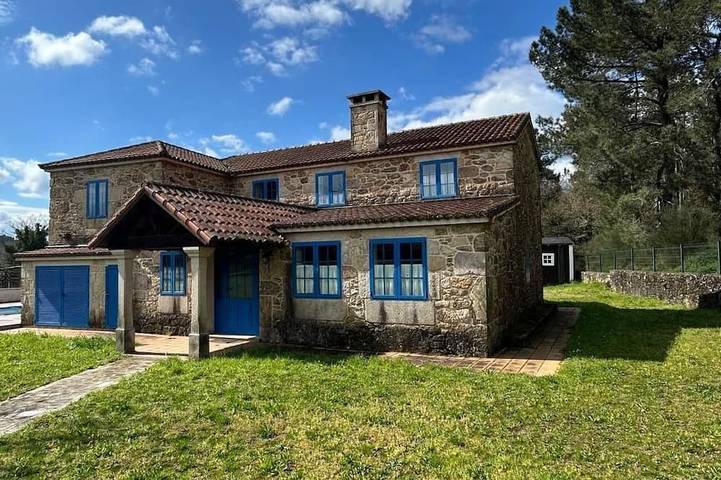 Villa for 10 people, with pool and garden - 1