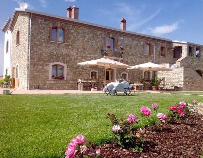 Appartamento per 5 persone, con Terrazza e Idromassaggio nonché Giardino e Panorama a Pietrelcina