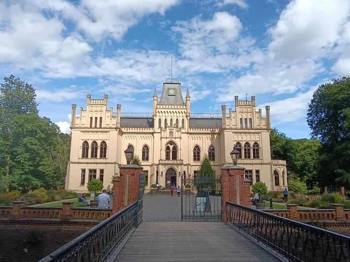Location de vacances pour 8 personnes, avec jardin et vue, adapté aux familles à Rhauderfehn - 3