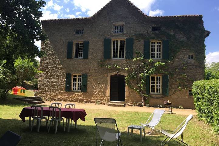Location de vacances pour 25 personnes, avec Terrasse et Jardin à Annonay