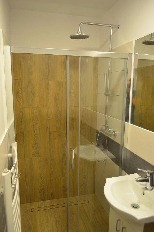 Cały apartament wypoczynkowy, Kolorowy Domek in Kasina Wielka, Małopolska