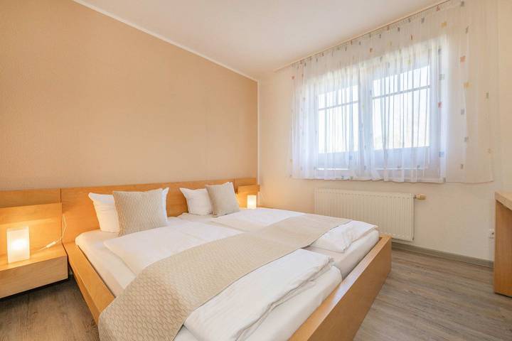 Ferienwohnung für 4 Personen, mit Seeblick und Sauna sowie Ausblick und Garten, mit Haustier in Loddin - 4