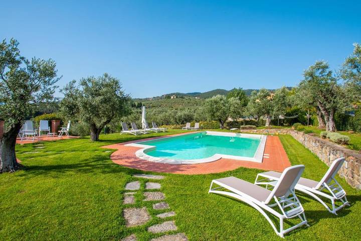 Villa pour 8 personnes, avec piscine ainsi que jardin et vue à Vinci - 2