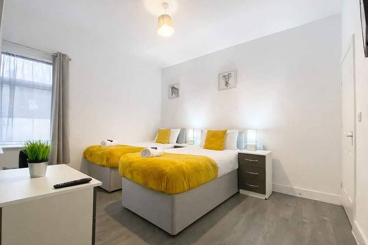 Emerald Living - Stoke-on-Trent in Stoke-on-Trent, Midlands