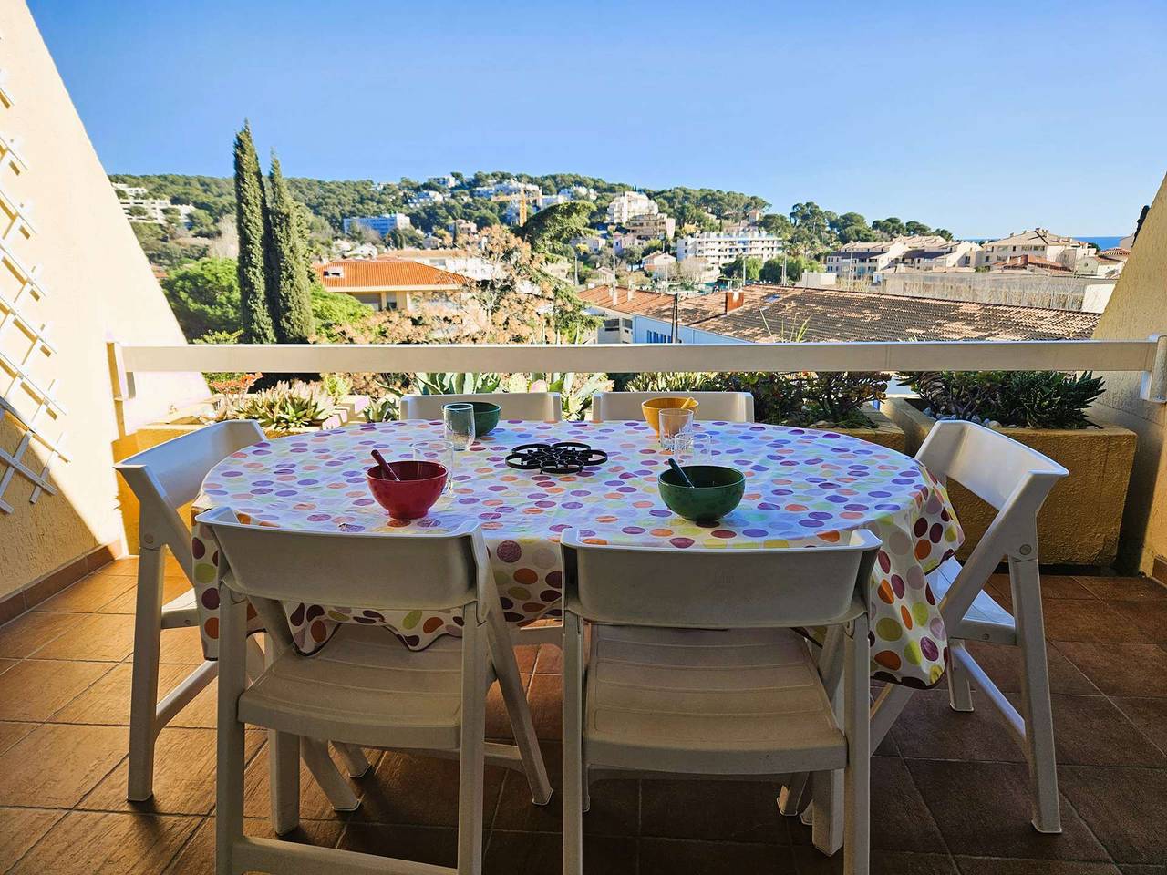 Apartamento vacacional entero, En el corazón del pueblo, capacidad para 6 in Saint-Mandrier-sur-Mer, Region de Toulon