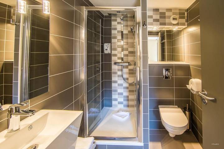 Hôtel pour 5 personnes, avec jardin et vue à Saint-Genès-Champanelle - 4