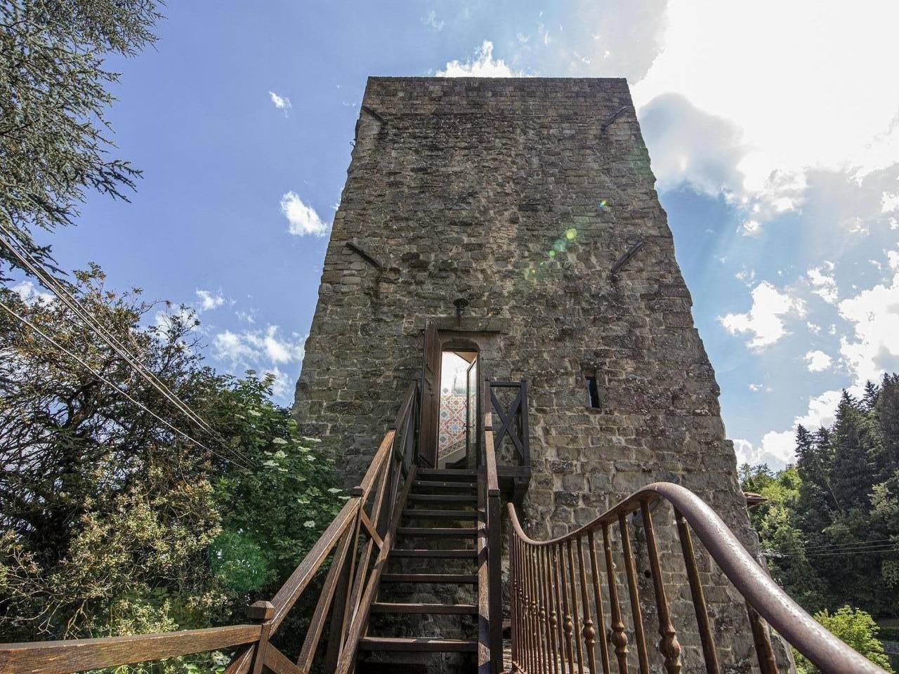 Medieval Tower mit Whirlpool auf der Dachterrass in Stia, Pratovecchio Stia