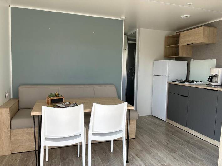 Location de vacances pour 4 personnes, avec piscine ainsi que terrasse et bassin pour enfant à Médis - 3