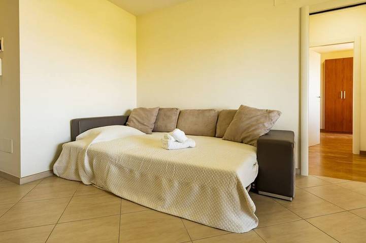 Ganze Wohnung, Guesthost - Bright Apartment with Terrace in Montesilvano Marina, Montesilvano