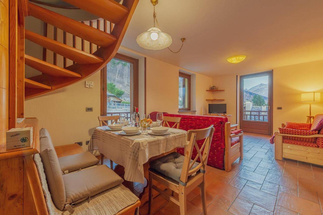 Appartement entier, Chalet Pontal 5 - Relax e vista sulle montagne - Cour 0145 in Entrèves, Courmayeur