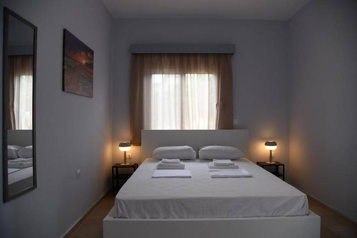 Location de vacances pour 2 personnes, avec jardin et vue, animaux acceptés dans Selianitika - 4