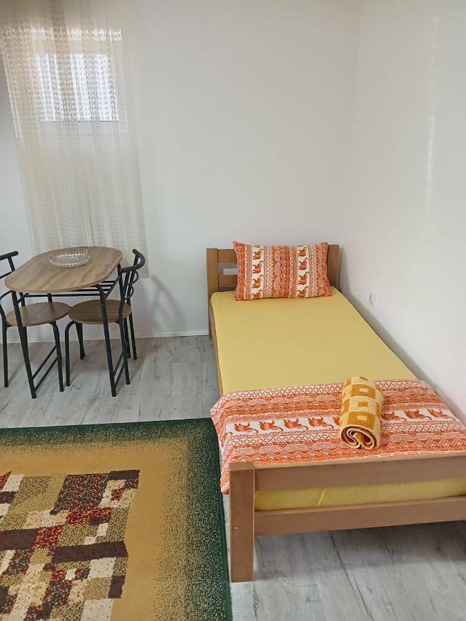 Gîte pour 2 personnes, avec jardin dans Kursumlija - 2