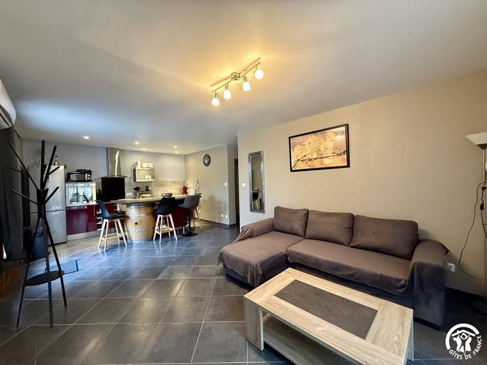 Gîte pour 6 personnes, avec jardin ainsi que piscine et terrasse à Escales - 3