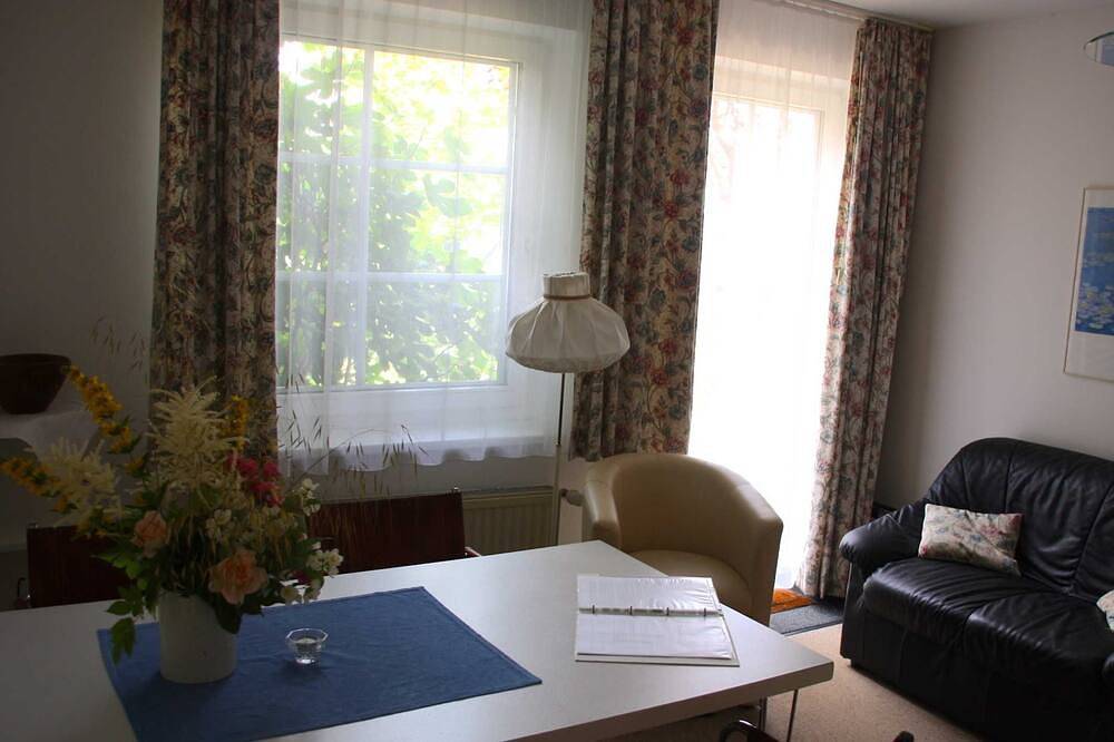 Ganze Wohnung, Fewo 1 - Haus Seeburg Lietzow in Lietzow, Bergen auf Rügen und Umgebung