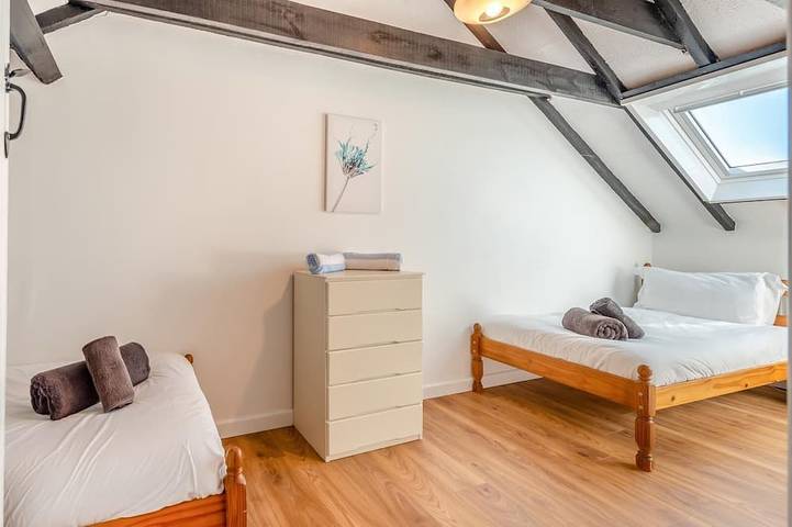 Swallow’s Rest · Pembrokeshire Near The Beach With Heated Pool in Pembrokeshire