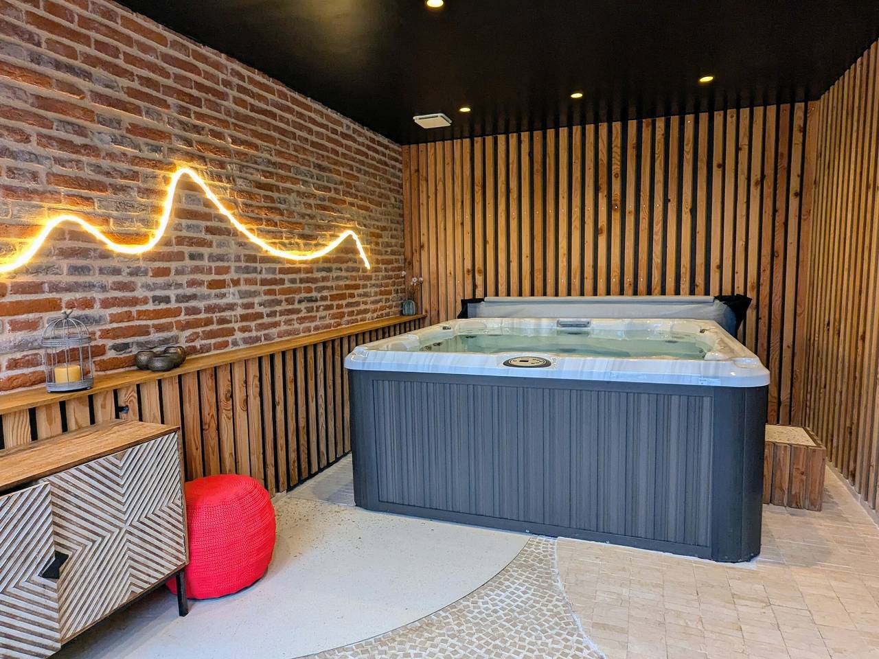 Charmante ferme restaurée avec piscine chauffée & jacuzzi in Bagnot, Région de Beaune