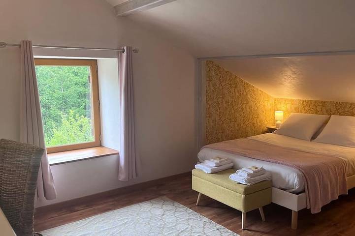 Gîte pour 5 personnes, avec jacuzzi et sauna dans Nantua - 3