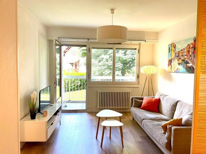 Gîte pour 2 personnes, avec terrasse à Ambilly