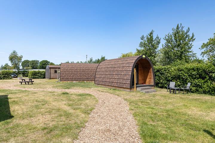 Chalet für 2 Personen, mit Terrasse und Garten in Burgh-Haamstede