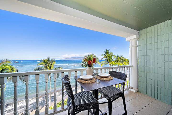 Vacation rental for 2 people, with ocean view and pool as well as balcony in Lahaina