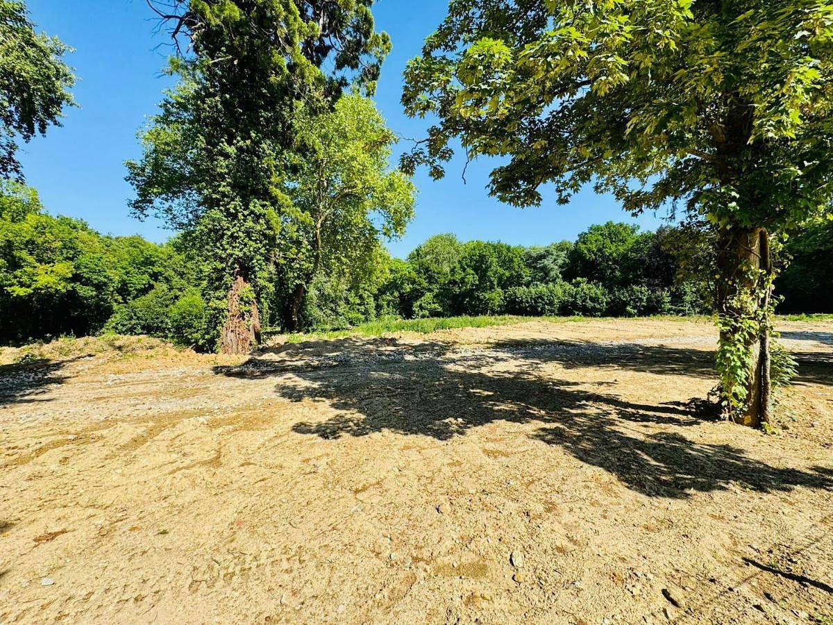 Le parc d'eden in Villeneuve-sous-Dammartin, Seine-et-Marne
