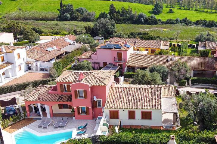 Villa Maria: Nuova Piscina Privata, 3 Camere, Mare a 5 Minuti a Piedi in Foxi Murdegu, Tertenia