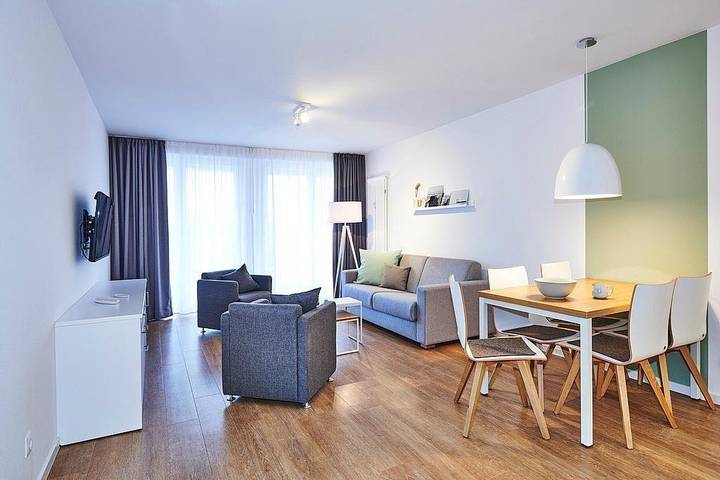 Ferienwohnung für 5 Personen, mit Balkon und Pool sowie Sauna in Bensersiel