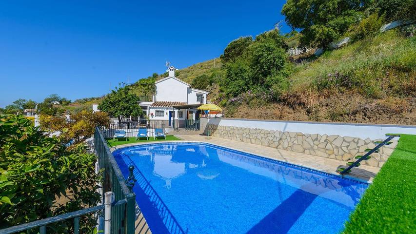 Villa voor 14 personen, met balkon/terras en zwembad in Cómpeta