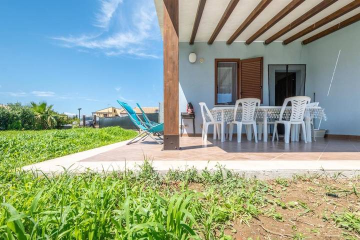 Casa vacanza per 6 persone, con panorama e giardino a Lascari