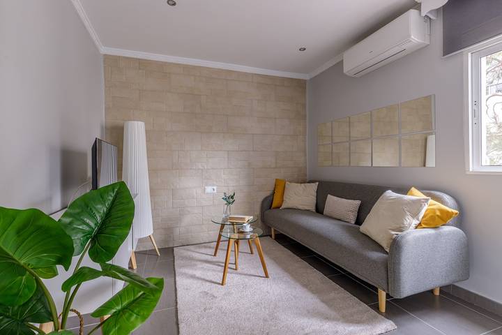 Entire apartment, Apartment 'Málaga Dream' with Wi-Fi and Air Conditioning in Ciudad Jardín (Málaga), Malaga
