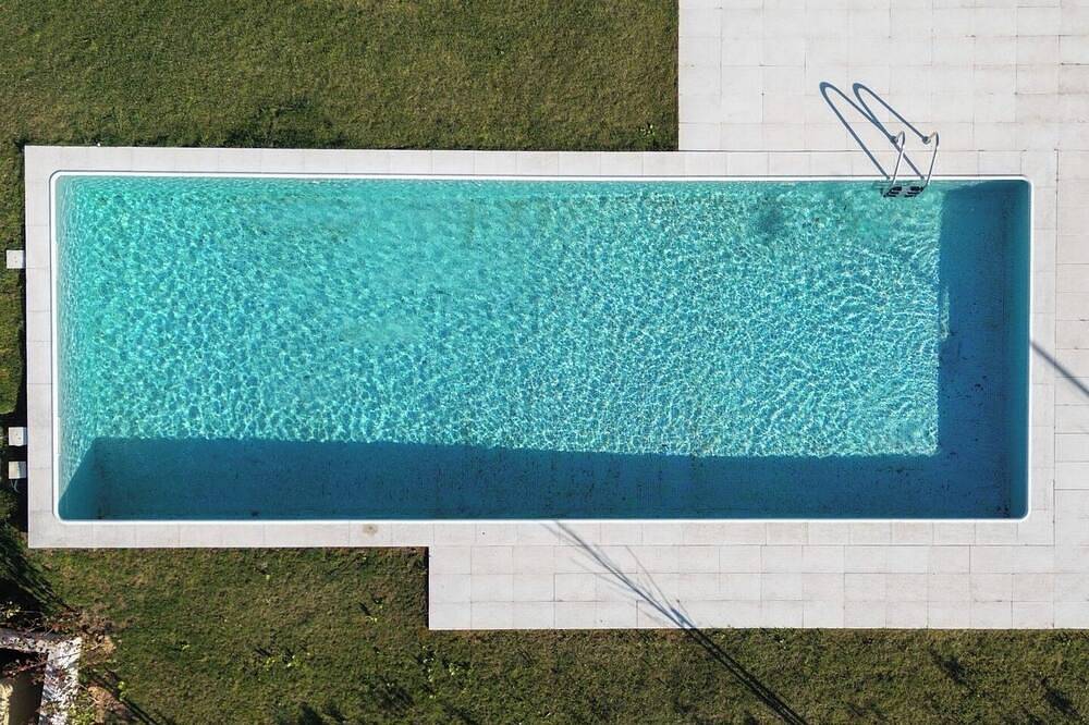 Apartamento inteiro, Host Wise - Luxurious Soft Flat | Balcony and Pool in Oliveira do Douro, Distrito do Porto