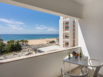 Gîte pour 6 personnes, avec balcon à Praia da Rocha
