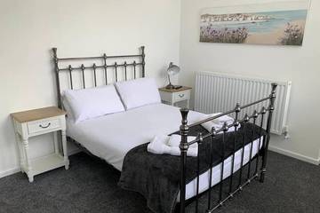 Holiday Home for 14 People in Holt, Norfolk, Photo 1