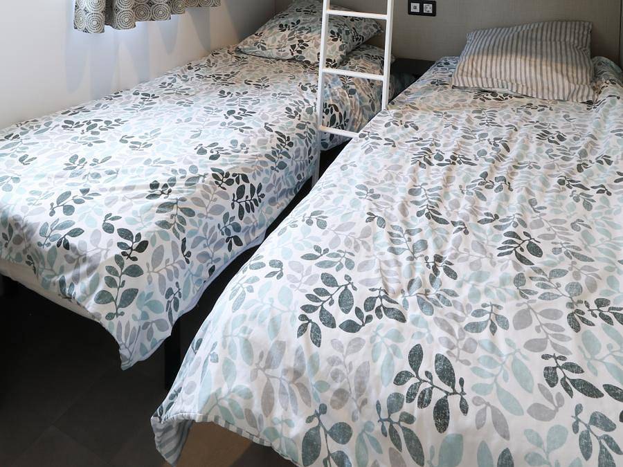 Camping Sites et Paysages - Le Vaubarlet  - Mobilheim 7 personen - La Tribu- Mobil Home 4* 7 pers in Sainte-Sigolène, Haute-Loire