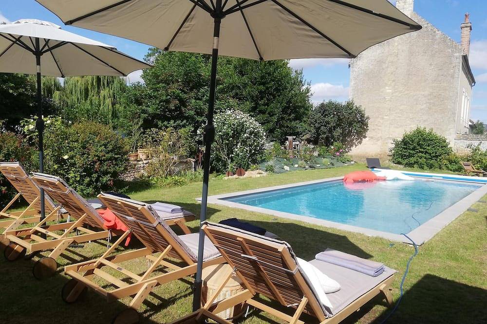 Cozy bed and breakfast 10 mn from beaches and main sites of the 1944 landings. in Hérouvillette, Caen region