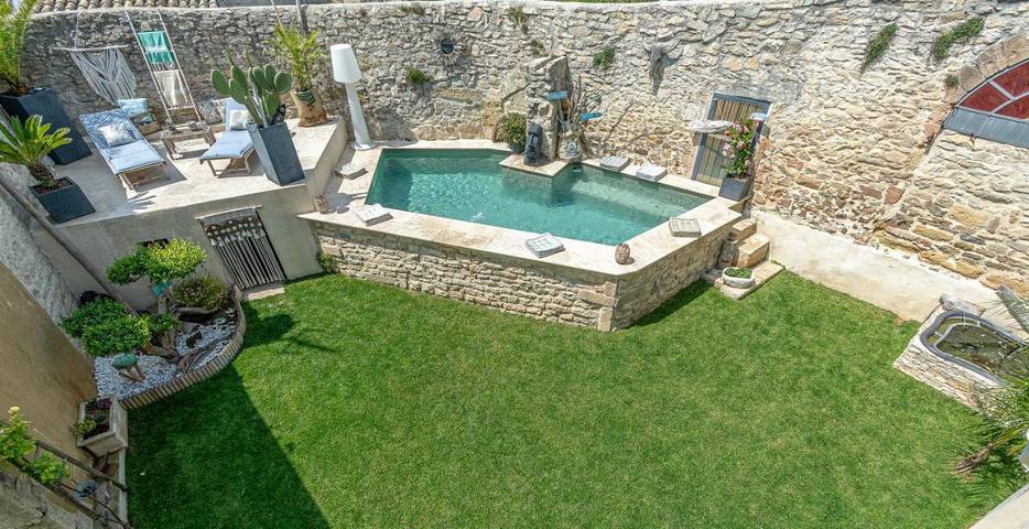 Gîte pour 4 personnes, avec vue et piscine ainsi que jardin et sauna à Calvisson - 2