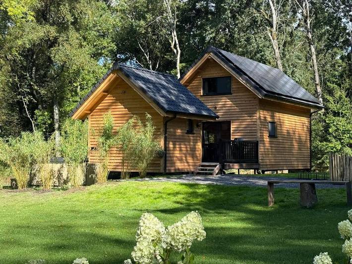 Chalet pour 4 personnes, avec Jacuzzi et Terrasse ainsi que Jardin et Sauna à Spa
