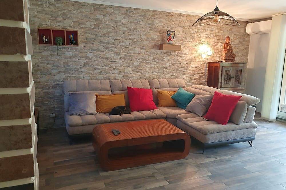Apartamento entero, T3 en rdj Avec Terrasse et 300m2 de Jardin in Marsella, Marsella region