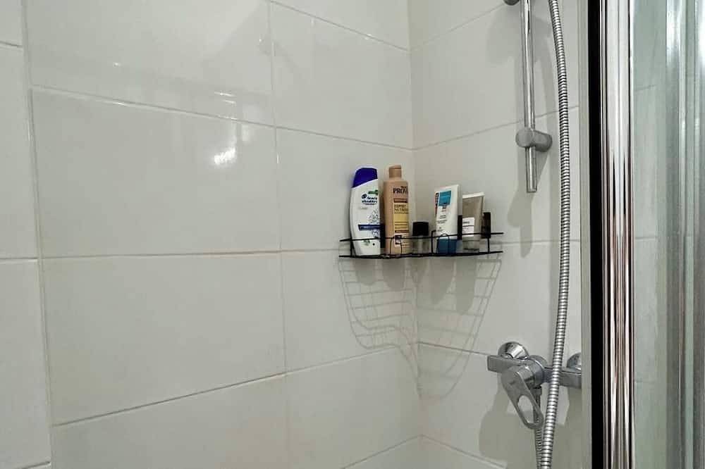 Entire apartment, Room private next to train B 15minutes go to center in Cachan, Val-de-Marne