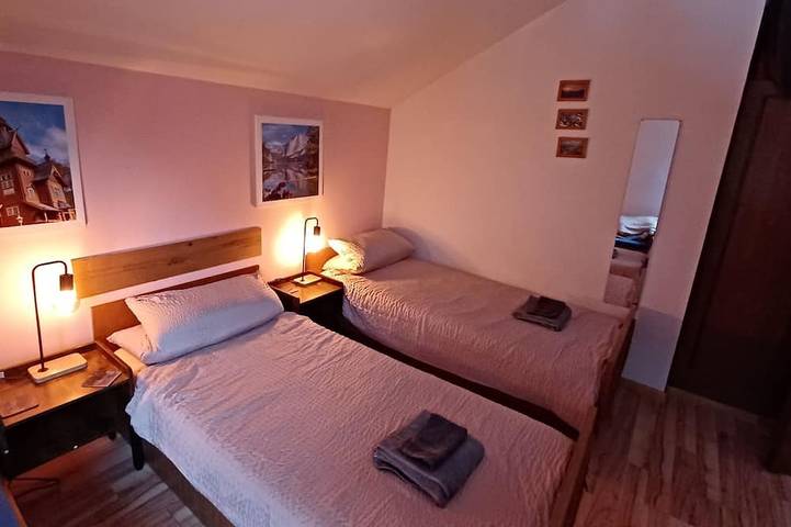 Ganze Wohnung, Mountain retreat in a private secluded spot great for families in spacious flat in Bad Goisern, Dachstein Salzkammergut