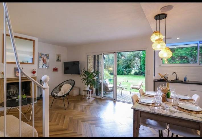 Location de vacances pour 6 personnes, avec Terrasse et Jardin ainsi que Piscine et Vue à Saint-André-des-Eaux - 4