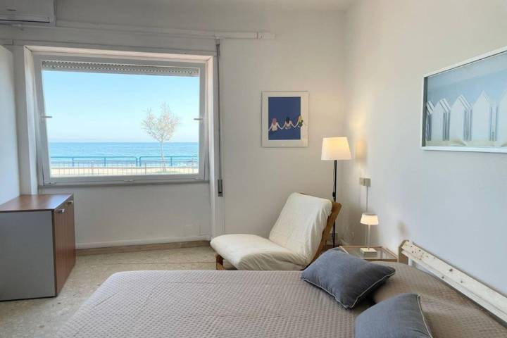Ferienwohnung für 4 Personen, mit Meerblick und Terrasse, kinderfreundlich in Terracina - 3