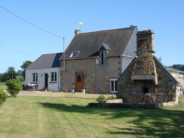 Cottage pour 2 personnes, avec jardin ainsi que terrasse et vue à Sourdeval