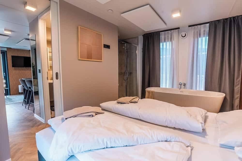 2-person holiday home with 1 bedroom and bathtub in Ossiach, Bezirk Feldkirchen