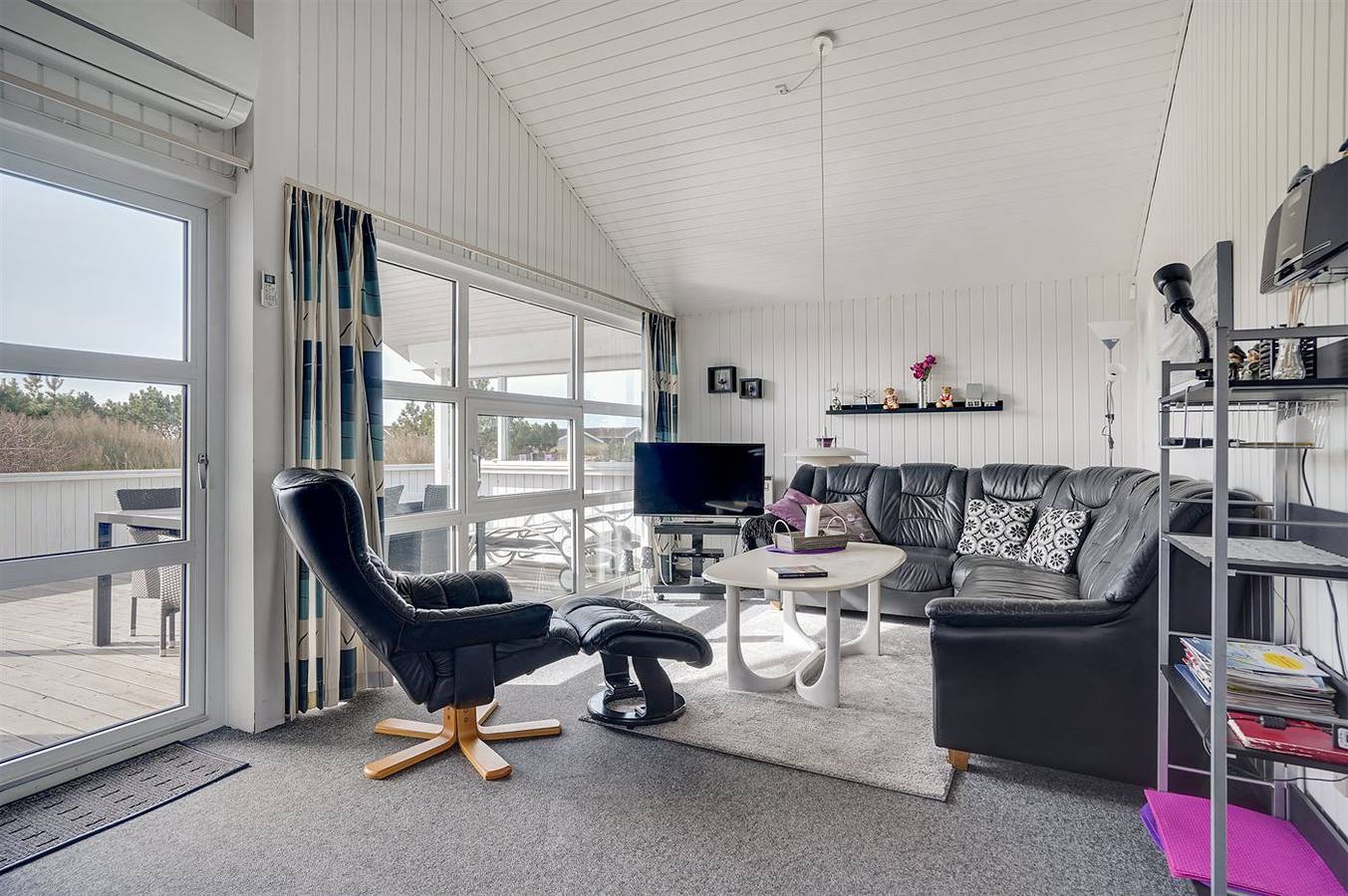 Awesome home in Hvide Sande w/ Sauna, Wifi and 3 Bedrooms in Bjerregård, Holmsland Klit